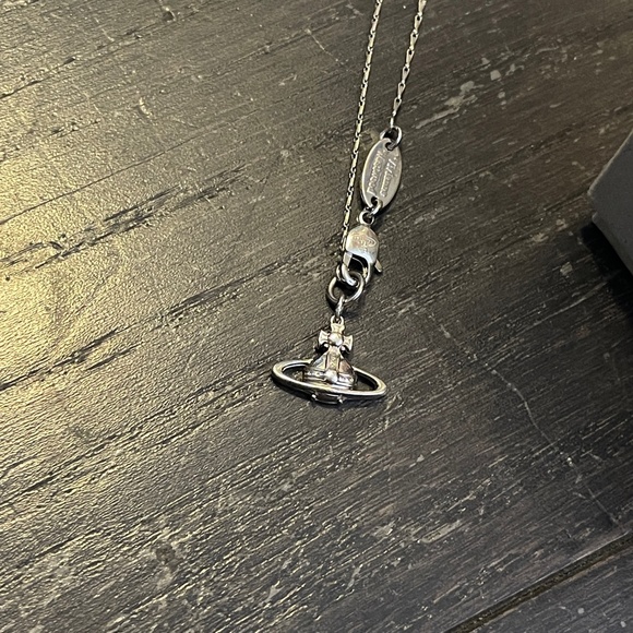 VIVIENNE WESTWOOD SILVER SUZIE Orb bracelet w/dust bag box full set - Picture 3 of 8